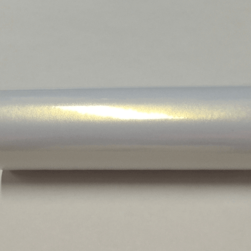 Pearlescent illusion bright white to gold